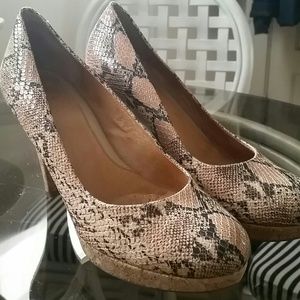 Animal print heels super comfy!