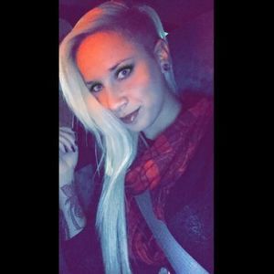 Meet your Posher, Larissa