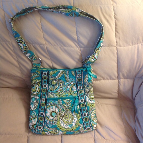 Vera Bradley Handbags - Vera Bradley crossbody bag