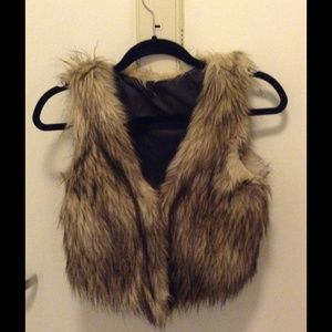 H&M Divided Faux Fur Vest size 4