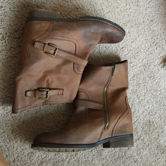 Steve Madden Hidden Wedge Cognac boots