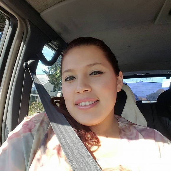 Meet your Posher, Jessica - Picture 1 of 1