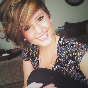 Meet your Posher, Danielle