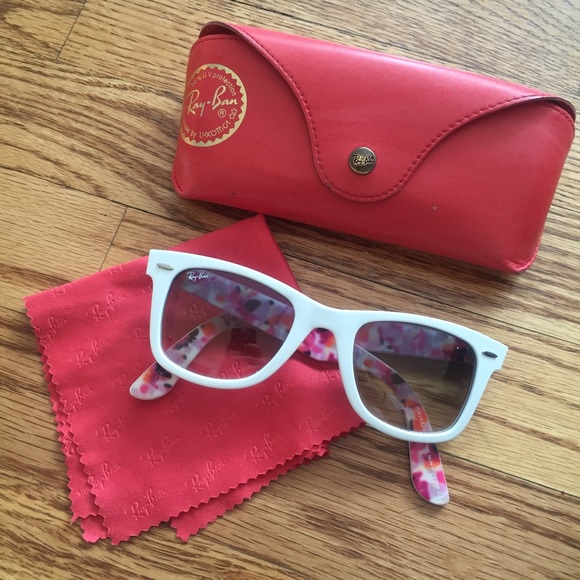 White Ray Ban wayfare pink rare print