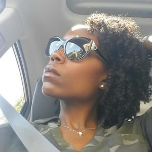 Meet your Posher, Donelle