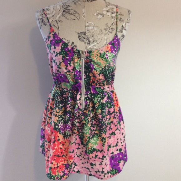 Lily White Tops - Lily White Water Color Top M