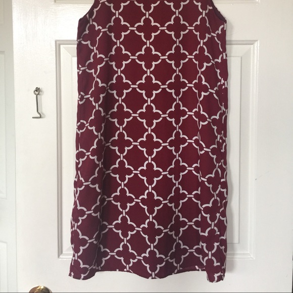 Maroon/red and white shift dress - Picture 2 of 2