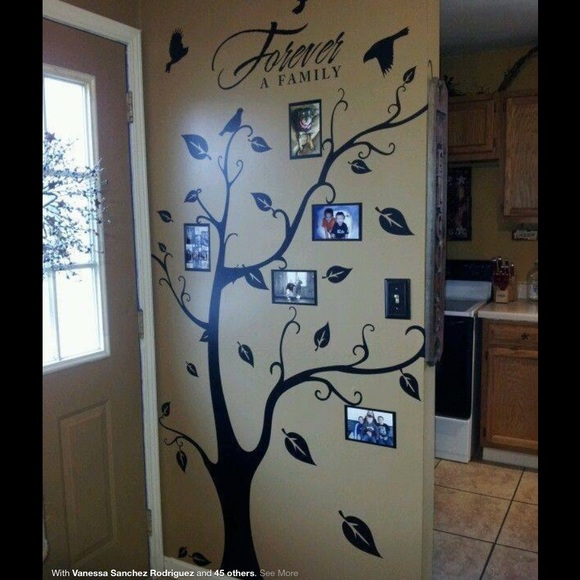 Meet your Posher, Lisa - Picture 1 of 1