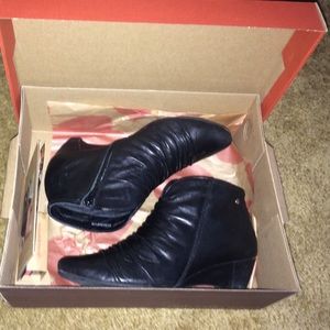 Black Pikolinos Leather Shoes