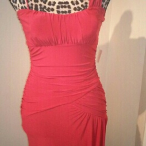 Sexy uched fitted red dress - Picture 2 of 4