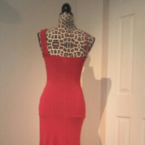 Sexy uched fitted red dress - Picture 3 of 4