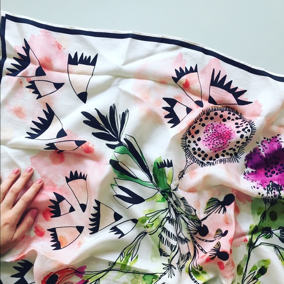 Meet your Posher, Lillian - Picture 3 of 4