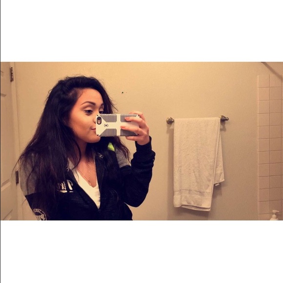 Meet your Posher, Esperanza