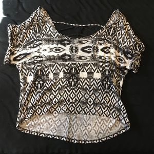 T-shirt black and white