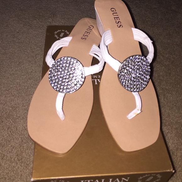 NWT Guess Sandals✨