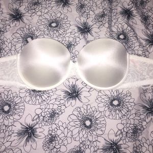 White strapless bra