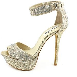 Steve Madden Carriie Blush nude. Newly marked down