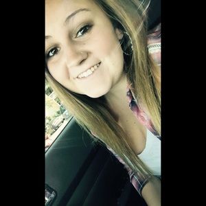 Meet your Posher, Courtney