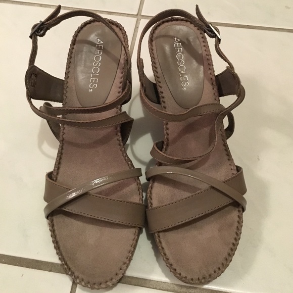 Aerosoles wedge