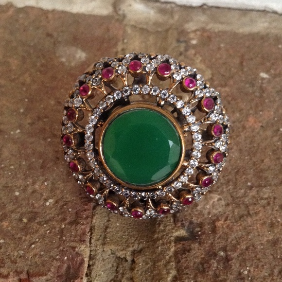 VINTAGE EMERALD RUBY AND WHITE TOPAZ RING - Picture 1 of 4