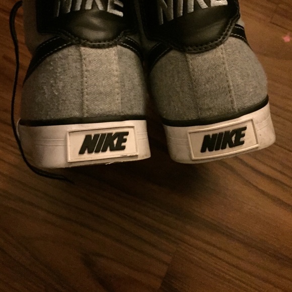 Nike - Picture 3 of 3