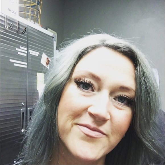 Meet your Posher, Heather - Picture 1 of 1