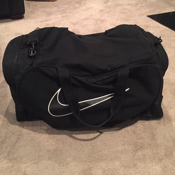 Nike Handbags - Nike XL duffle