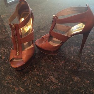 Brown leather Michael Kors heels