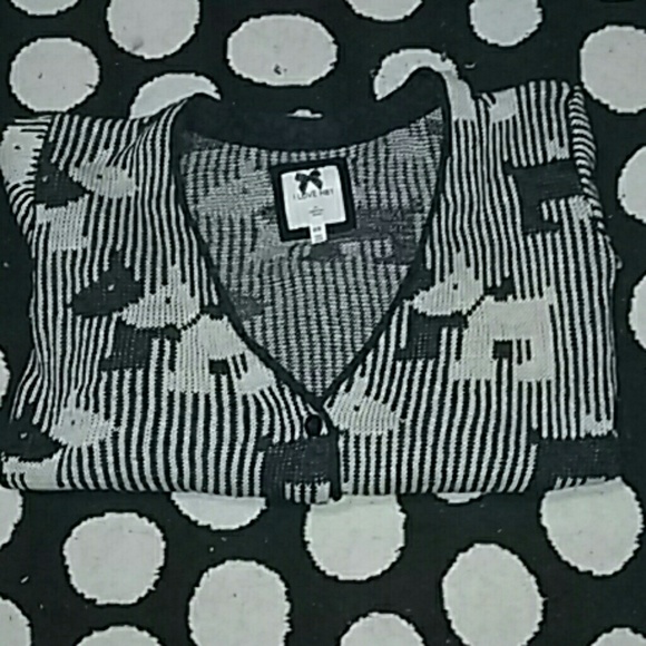 Cardigan - Picture 1 of 4