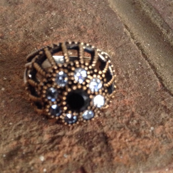 VINTAGE NATURAL BLACK ONYX AND WHITE TOPAZ RING - Picture 1 of 4