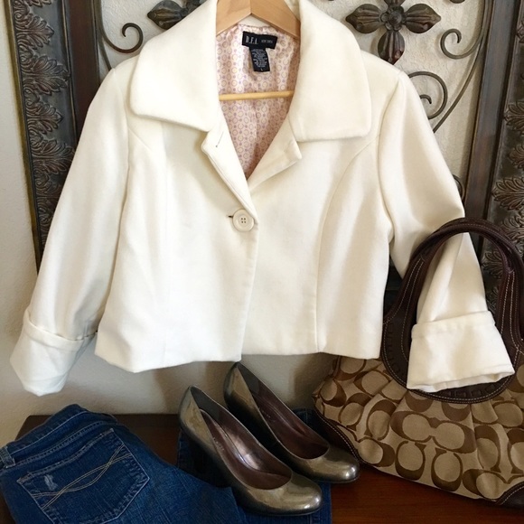 D.F.A. New York Winter White Cropped Coat - Picture 4 of 4
