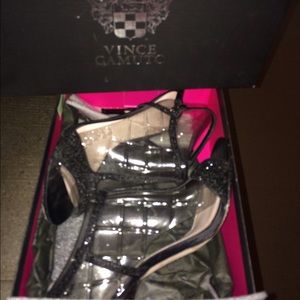 Black sandal Vince camuto size 10