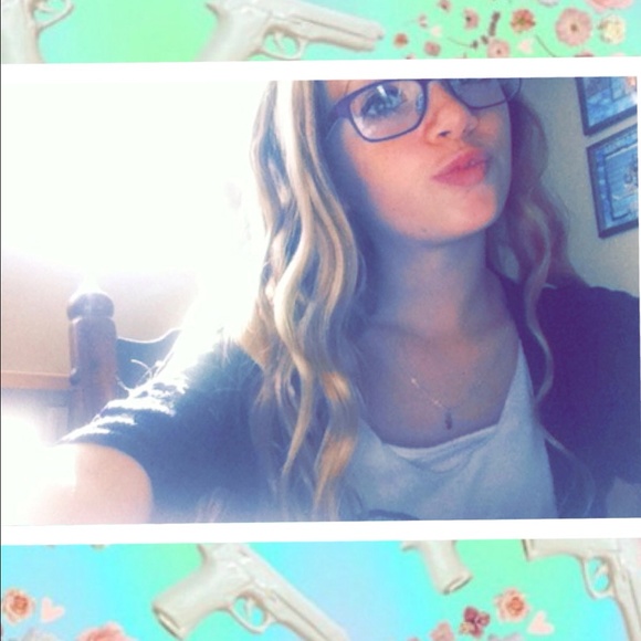 Meet your Posher, Tiffany - Picture 1 of 1