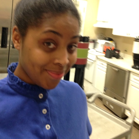 Meet your Posher, Ronda - Picture 1 of 1