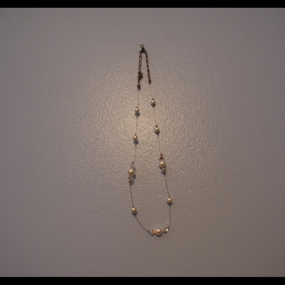 Minimalist Diamond & Pearl Necklace - Picture 3 of 3