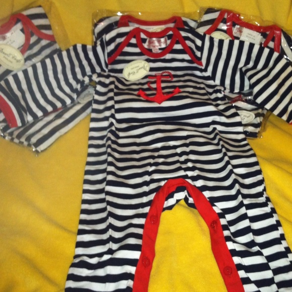 Sailor Playsuit. 1 left 0-6 mnt, 4 left 6-12 month