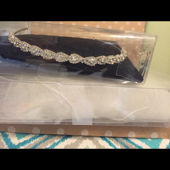 Wedding metal head band and free medium sized veil