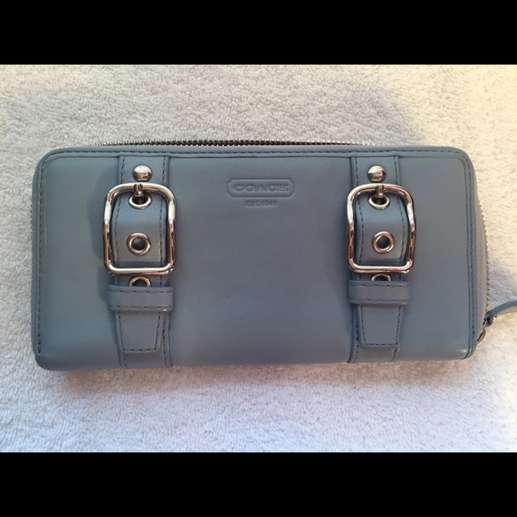 🎉Flash Sale! 🎉 Coach Wallet Baby Blue