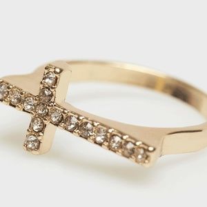 1 Left!! 🎁🎁 Gold Cross Ring