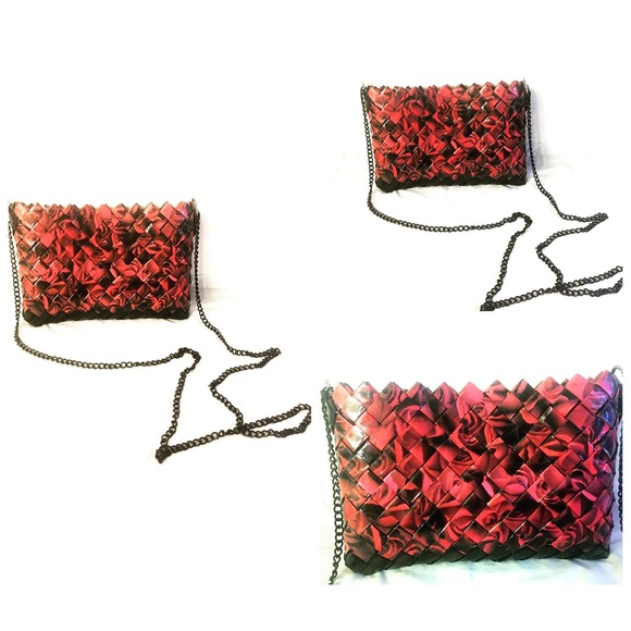 Rose - Cross Body