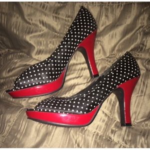 Steve Madden polka dot pumps!