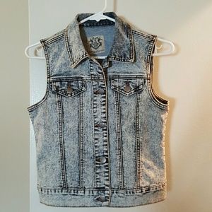 Greyish blueish acid denim vest