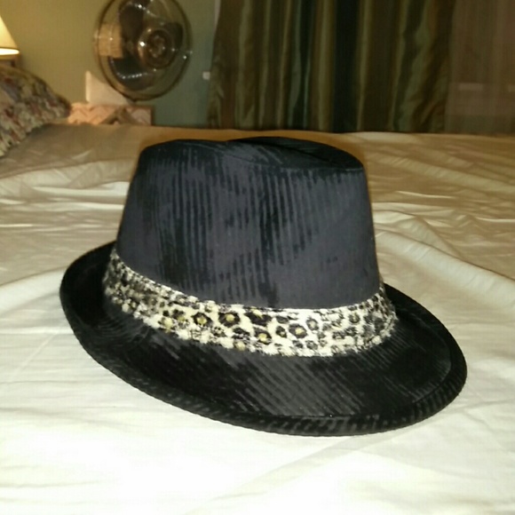 Black Fedora with Faux Cheetah Print Band!