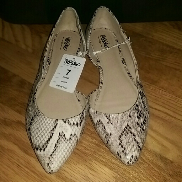 Brand new with tags Snake print Flats