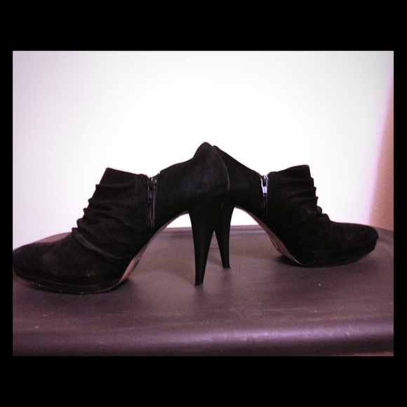 Nine West Suede Bootie Heels - Picture 1 of 4