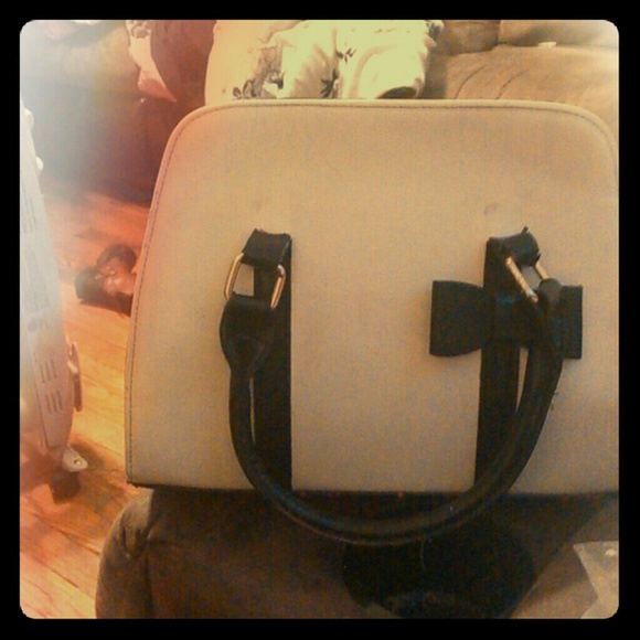 Hand bag