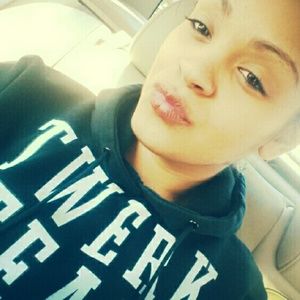 Meet your Posher, Natasha