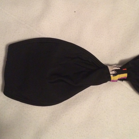 Black bikini top! - Picture 2 of 2