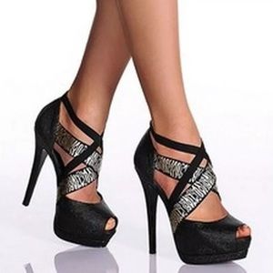 NEW 6.5 black crisscross platform peeptoe heels