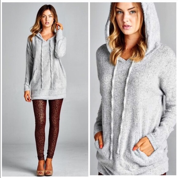 Vivacouture Tops - Gray fabulous hoodie